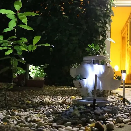 Val & Mar זאדאר