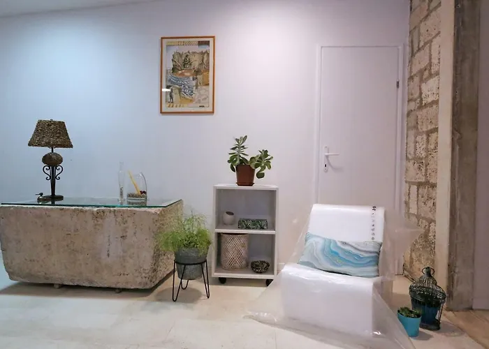 Val & Mar Apartman *